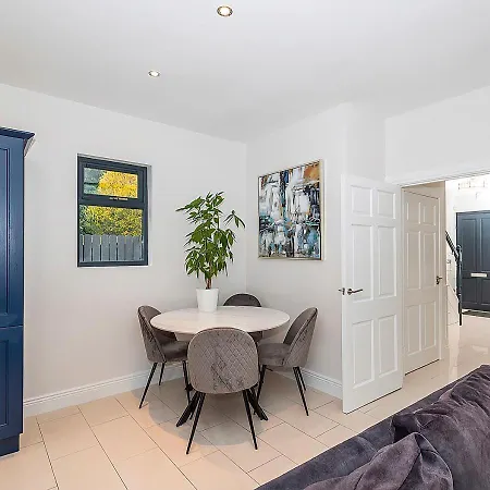 Village Hideaway Holiday home *